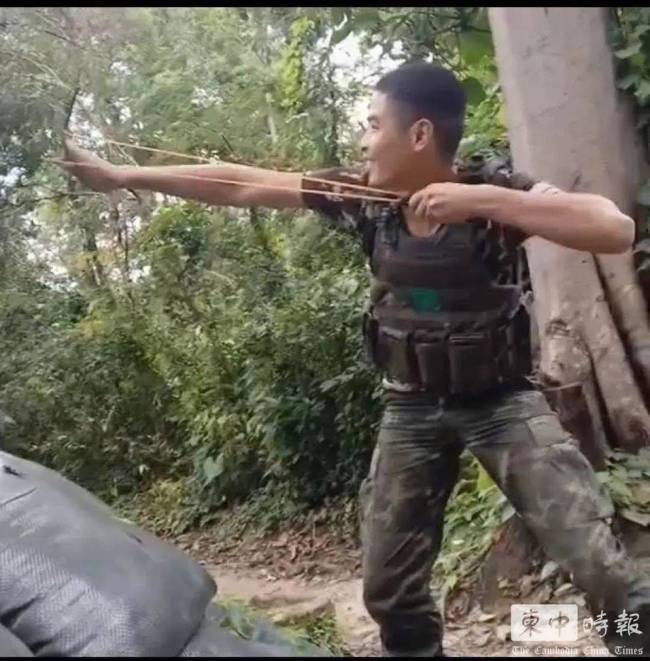 洪森怒斥泰军用弹弓钢珠射击柬阵地