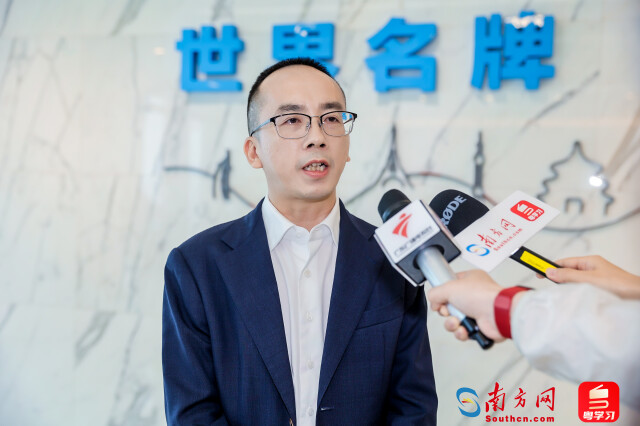 立白集团副总裁谭添接受采访(通讯员供图)