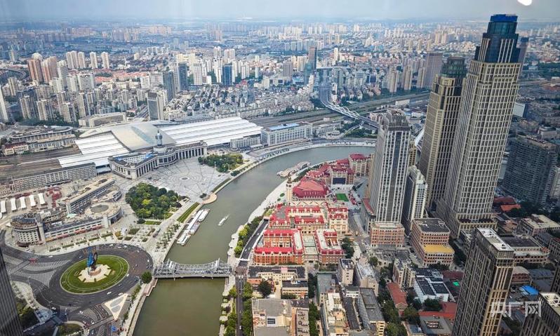 何以中国丨“最美一湾”品味中西合璧 何以中国丨“最美一湾”品味中西合璧