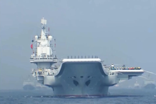 辽宁舰、山东舰首次同时现身西太平洋