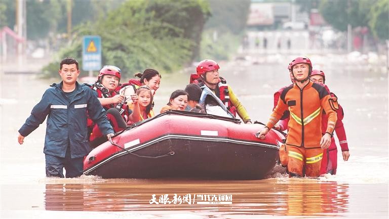 “他们身先士卒,我们就义无反顾”|从抗洪抢险到灾后重建,党员干部始终冲锋在前让群众信心倍增 “他们身先士卒,我们就义无反顾”|从抗洪抢险到灾后重建,党员干部始终冲锋在前让群众信心倍增