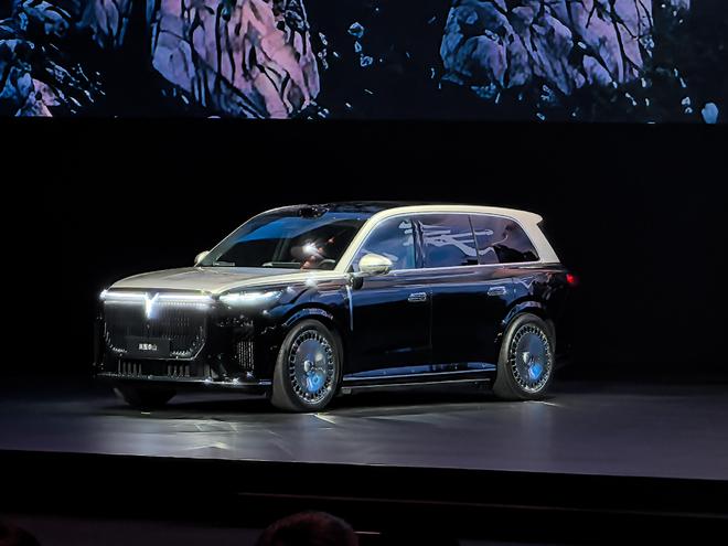 硬核配置旗舰气场 岚图泰山售37.99万-45.99万