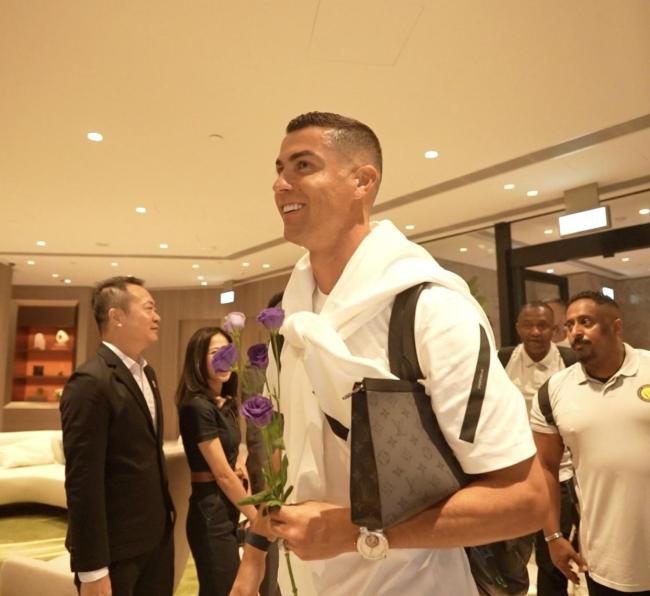 C罗发博说你好香港