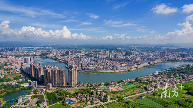 四会城区一河两岸风光。马章兴 摄