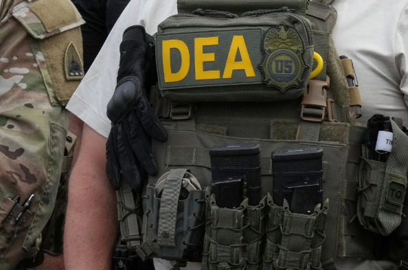 美国退休执法人员被控帮墨西哥贩毒集团洗钱