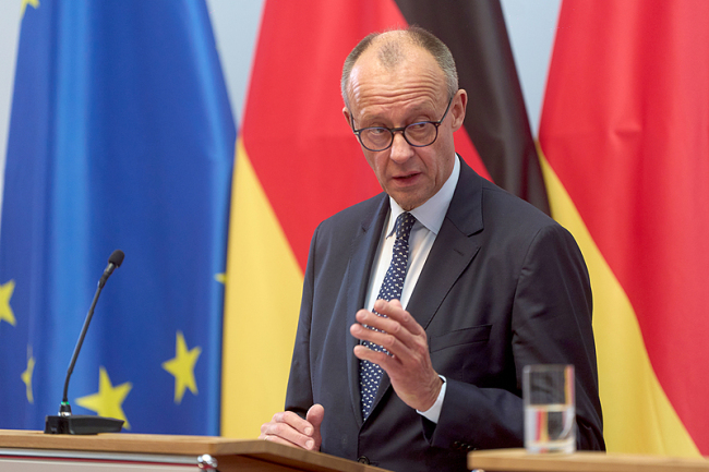 美国猛批欧洲后，默茨喊话：就算无法和欧洲打交道，至少让德国成为伙伴