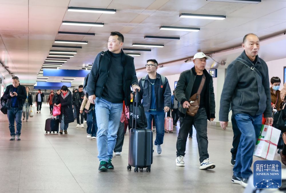 前10月全国铁路发送旅客39.5亿人次 创历史同期新高