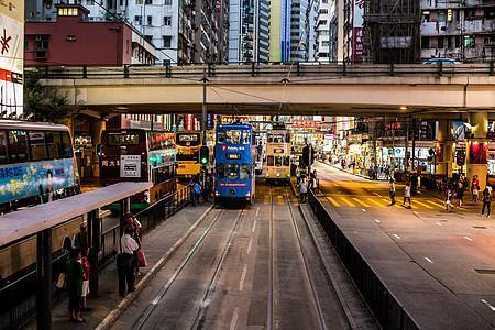 明年在香港排队时吸烟将罚款