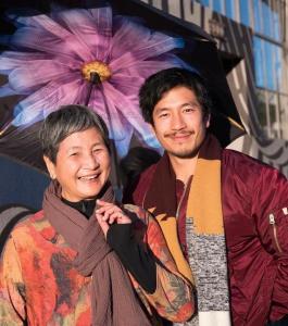 为患癌妻子众筹5万美元引争议郑佩佩儿子：已卖房，母亲遗产远不够，并非“不工作” 尽力筹措治疗费用