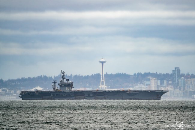 “尼米兹”号结束最后一次部署返回母港