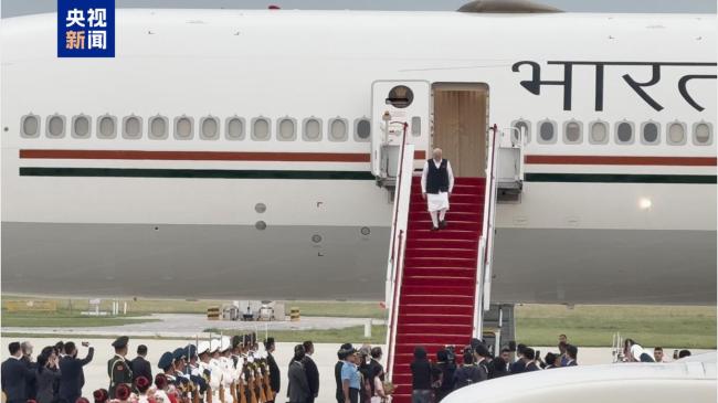 印度总理莫迪抵达