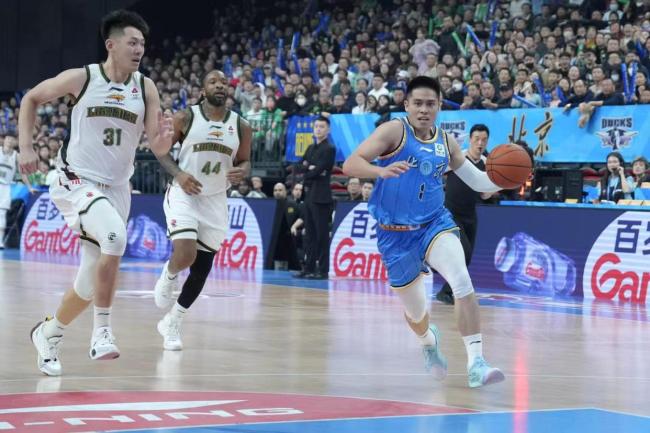 北汽男篮击败辽宁取三连胜