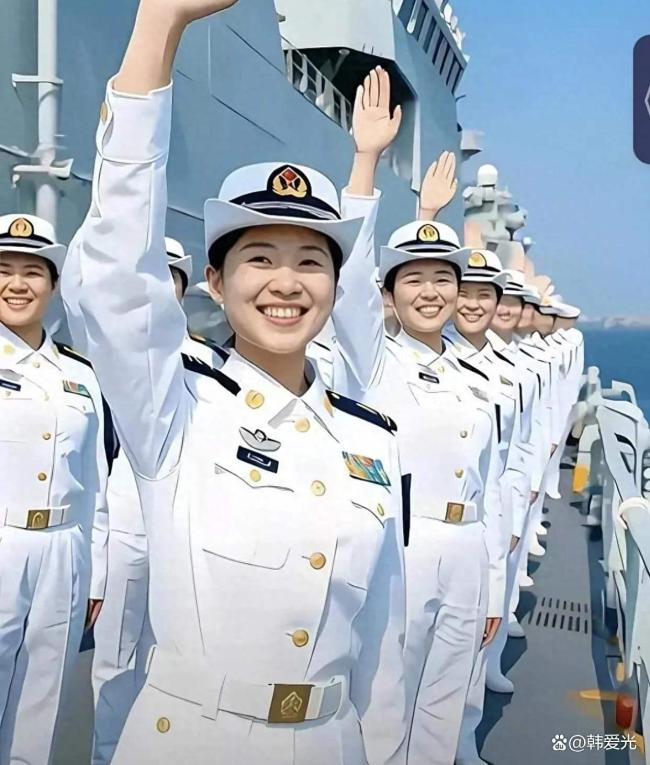 山东舰女兵被夸漂亮后想学粤语