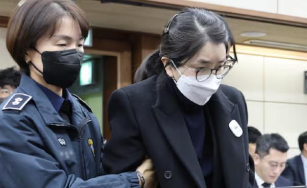 金建希被要求判刑15年称十分委屈