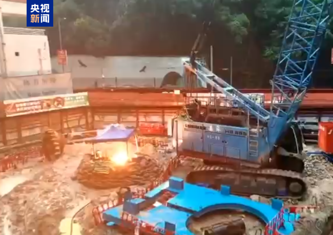 香港警方顺利拆除战时遗留炸弹 市民通行恢复正常