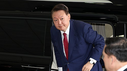 韩国前总统尹锡悦抵达法院 出席拘留令必要性审查