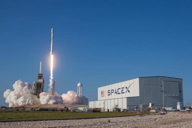 SpaceX估值或翻倍至8000亿美元