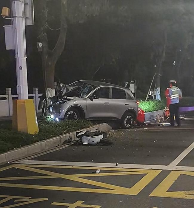 代驾司机撞倒骑电动车女生致2人死亡