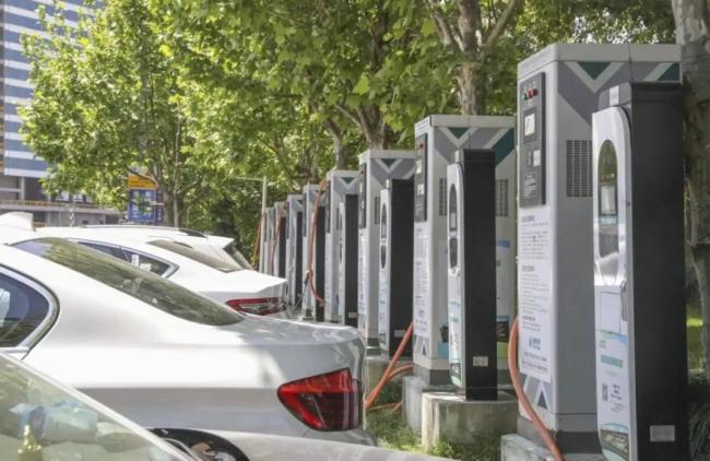 增程车上“大电池