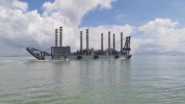 外媒再度炒作中国登陆驳船航行视频，妄称“将引起三战”