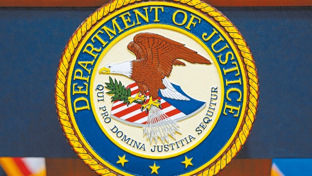 法律专家表示，司法部决定起诉马州全体联邦地区法官的情况极为罕见，他们从未见过这样的诉讼。 美联社