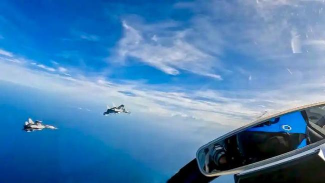 如何看待歼-15锁定F-15J距离被曝光