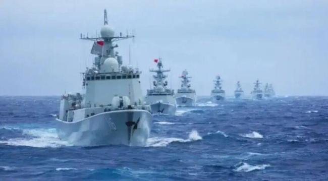 菲律宾船举白旗投降！