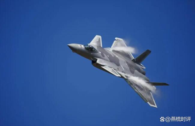歼-20与外机空中对峙有哪些看点