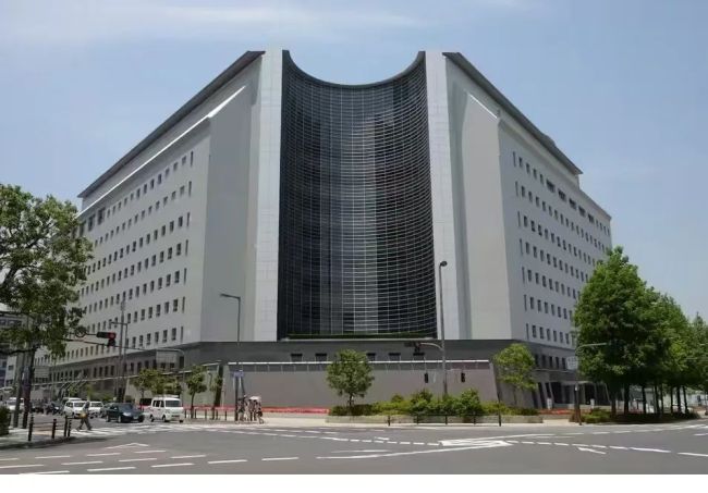 日本男子勒颈袭击中国游客被逮捕嫌疑人称抢劫致伤中国学生无话可说