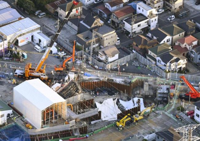 日本坠坑老人死亡