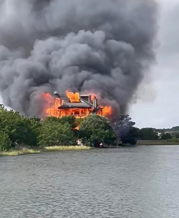 美国南卡州法官海边豪宅爆炸成灰烬