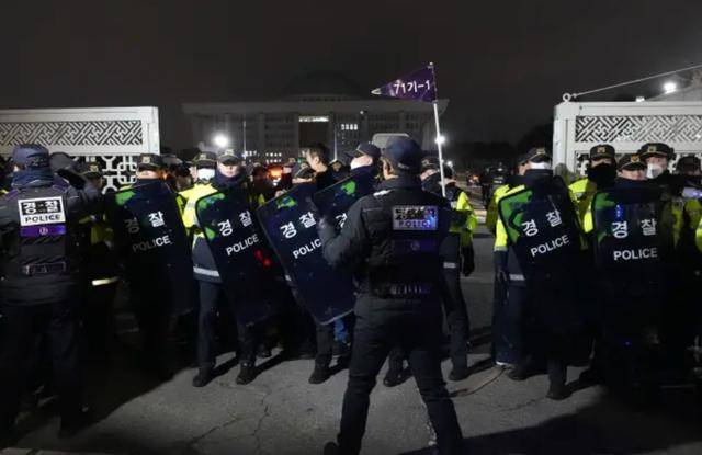 尹锡悦“戒严”给韩国留下了什么