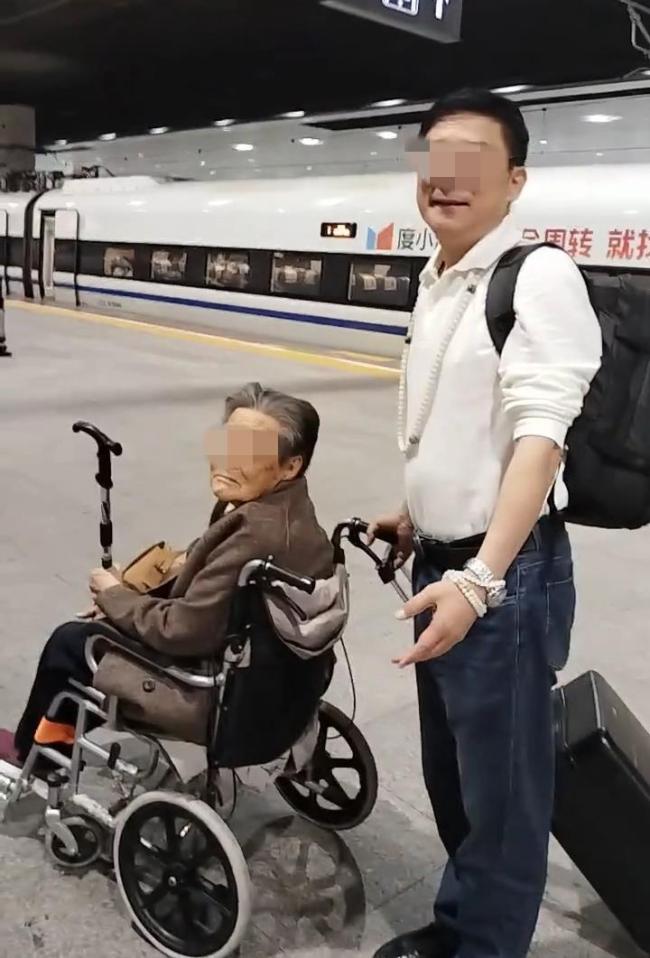 男子称94岁母亲遇郑智化式难题