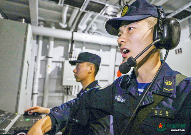 海军某护卫舰支队舰艇编队训练