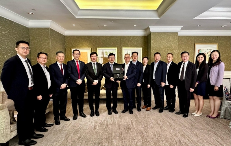 孙玉菡访问马来西亚吉隆坡,政制及内地事务局副局长胡健民及香港人才服务办公室总监刘镇汉亦有随行。政府新闻处 孙玉菡访问马来西亚吉隆坡,政制及内地事务局副局长胡健民及香港人才服务办公室总监刘镇汉亦有随行。政府新闻处