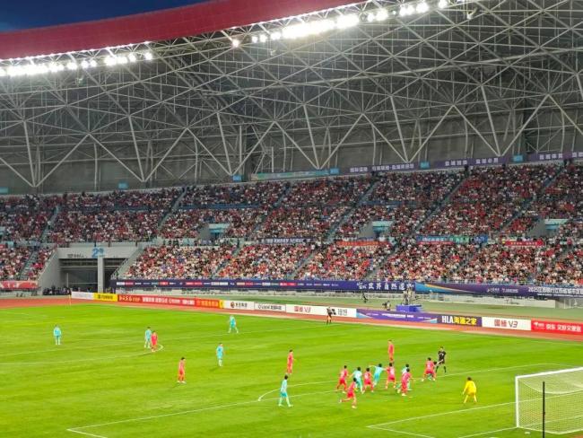 盐城2-0镇江登顶苏超积分榜