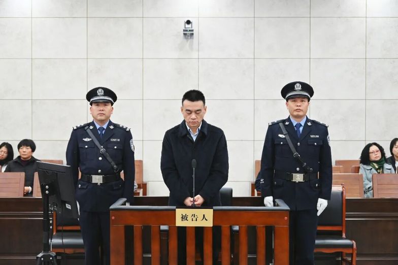 贵州省交通运输厅原党委委员、副厅长潘海受贿案一审开庭 被控受贿1.1亿余元