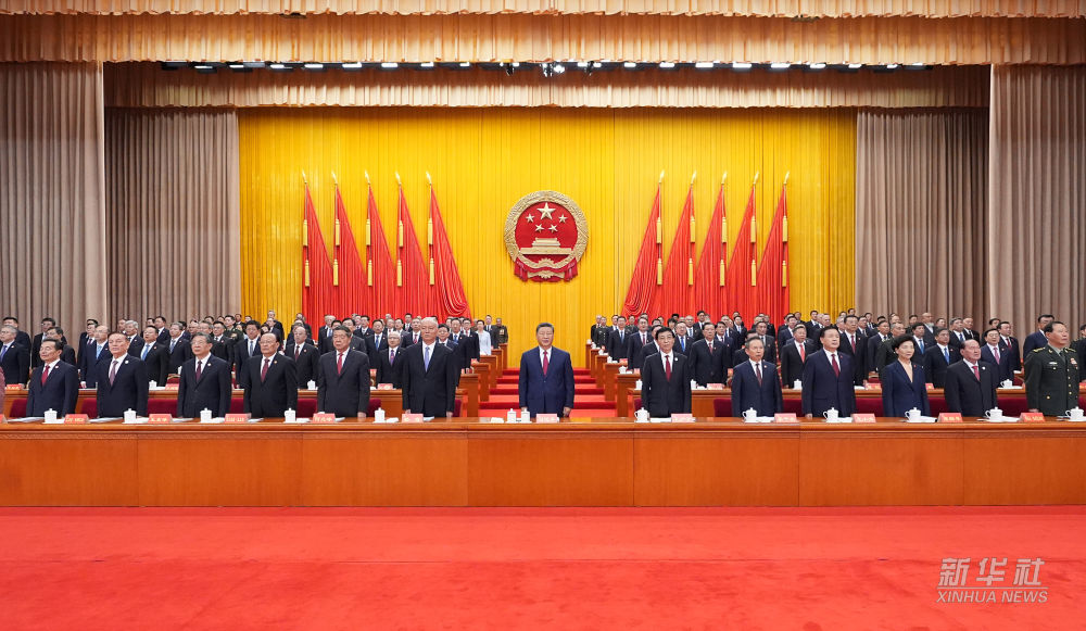 (近观中国)从一捧“石榴花束”读懂习近平新疆之行