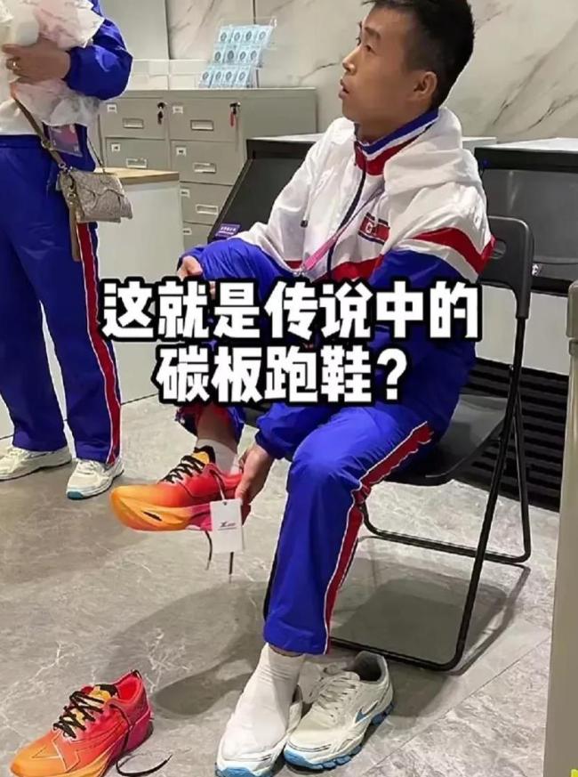 孩子跟风买的碳板鞋或成毁脚利器！