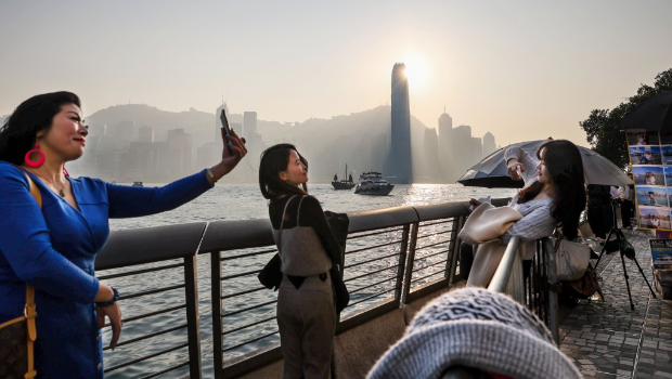 李家超强调香港要有欢迎旅客的心。 李家超强调香港要有欢迎旅客的心。