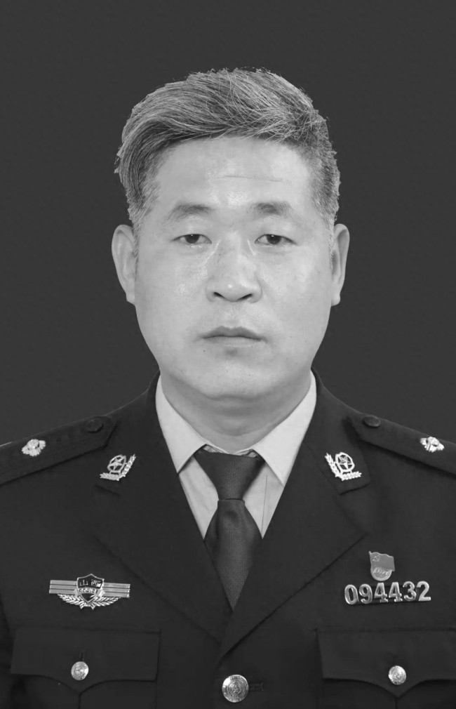山西2名民警办案途中遇车祸牺牲 英雄已逝警魂永存