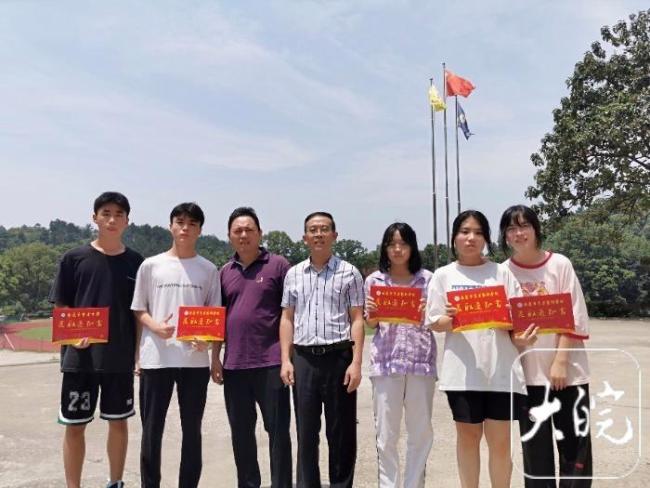 安徽首例五胞胎同时参加高考