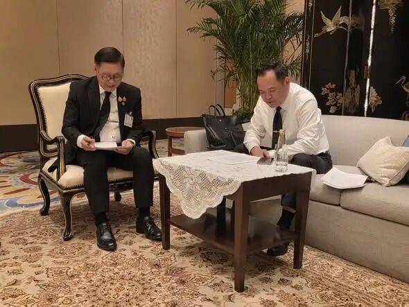 泰国总理访华期间接到特朗普来电