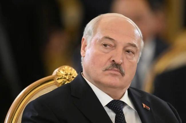 乌媒：卢卡申科警告乌克兰可能“不复存在”，指责泽连斯基导致谈判停滞