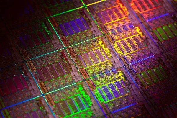 美国下手全面封锁！NVIDIA、AMD、Intel的AI芯片非许可禁止卖到中国