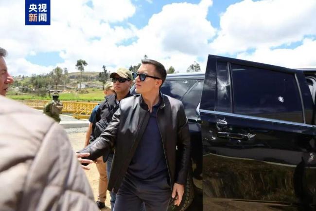 厄瓜多尔总统专车遇袭