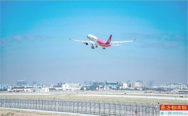 深圳宝安国际机场第三跑道。 深圳机场供图