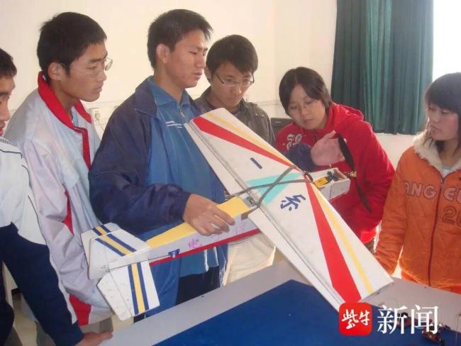 17年前高考失利如今他入选福布斯