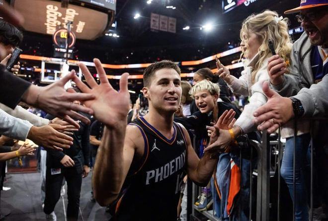 又一个白人落选秀，成为了球队灵魂人物