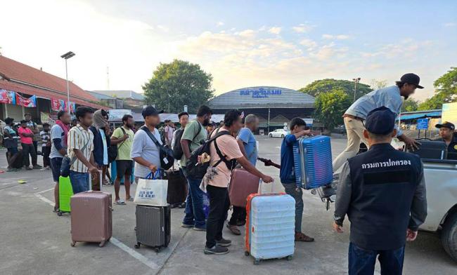 缅军方引爆KK园区 上千人跳河出逃